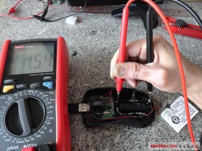 創(chuàng)意無(wú)極限 為無(wú)線鼠標(biāo)換上內(nèi)置充電電池，實(shí)現(xiàn)通電狀態(tài)下的便捷維護(hù)與電壓測(cè)量